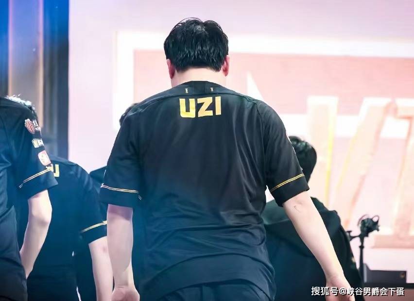 Uzi在热火比赛中高光表现，关键助攻引发热议！的简单介绍