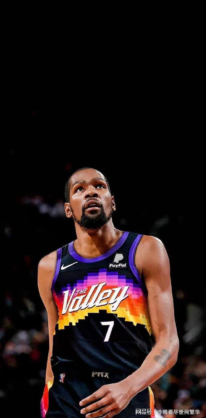 包含杜兰特赛事官方发布战术调整新规，勇士争议不断！的词条